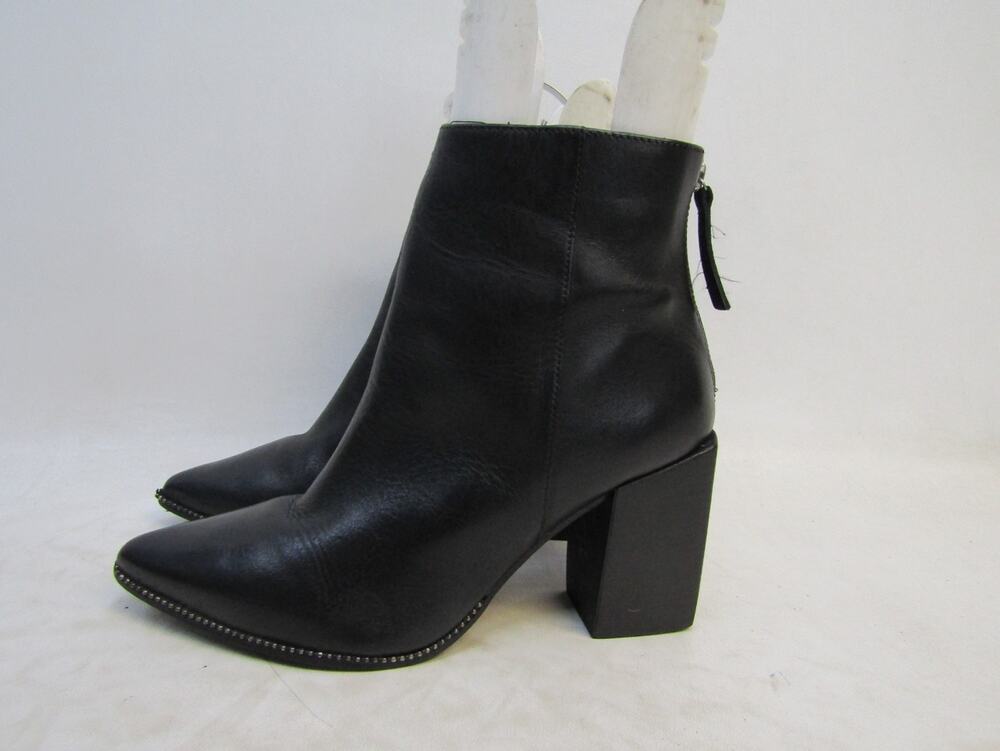 Steve Madden Womens Size 8.5 M Black Leather Zip Buckle Ankle Fashion Boots